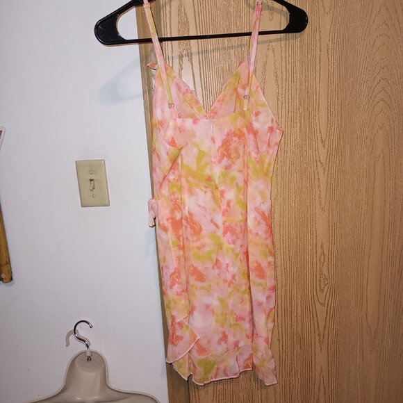 NEW CYAN ROSE OFF Beach Chic Ruffles V-neck Sexy Floral Print Dress Small - Picture 4 of 8